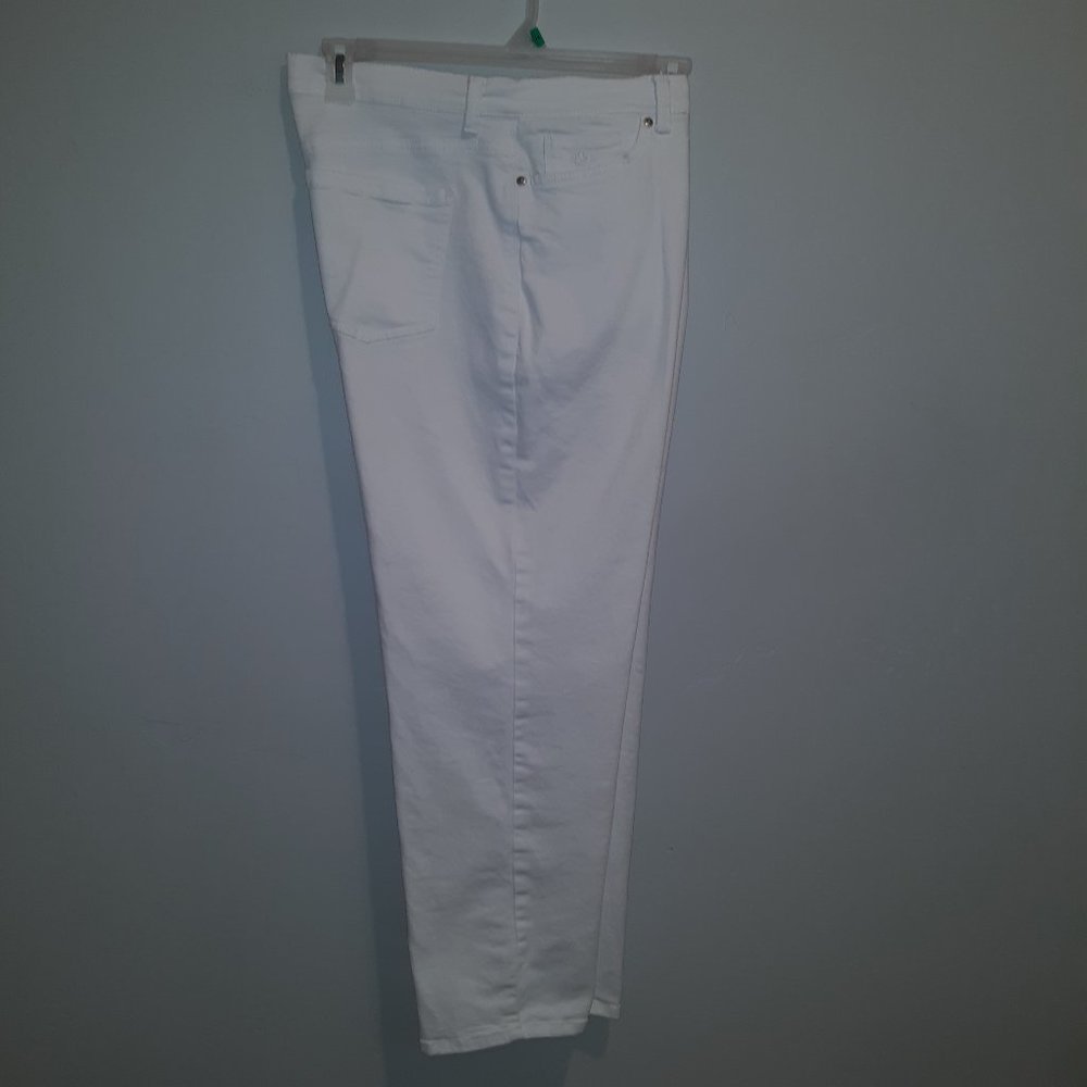 Gloria Vanderbilt White Jeans Size 18
